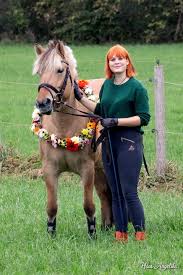 Das gerücht, dass sich thomas müller und seine frau lisa für ein pferdegestüt im landsberger landkreis interessieren und otterfing verlassen, hielt sich laut augsburger allgemeine seit einigen. Haus Angelika Home Facebook