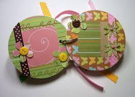 Mini Scrapbook Album Aus Runden Bierdeckeln Bastelideen Diy Geschenke Basteln Bierdeckel