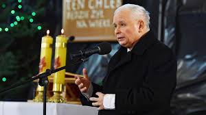 Jarosław kaczyński jest polskim politykiem i prawnikiem jest prezesem i twórcą partii prawo i sprawiedliwość. Prezes Pis Jaroslaw Kaczynski Zlo Atakuje Nasz Kraj Narod I Ojczyzne Tvp Info Tvp Info