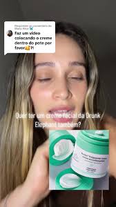 O Menino Fazendo O Creme Da Dom Elefante