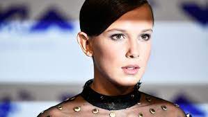 The stranger things star rose to fame at just 12 years old and has spent the better part. Millie Bobby Brown Sie Stellt Klar Behauptungen Von Tiktok Star Hunter Echo Sind Gelogen Bunte De