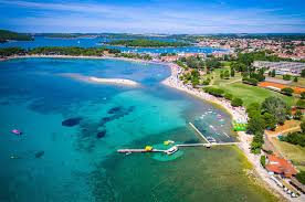 Cele mai retrase plaje pot fi gasite in vruja. Top 25 De Plaje Cu Nisip In Croatia Igotravel Ro