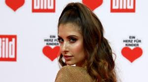 But one detail is still missing before papa mats joins the tournament on tuesday. Cathy Hummels Hose Vergessen Spielerfrau Spaltet Mit Unten Ohne Look Das Netz News De