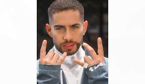 Kevin Bury inicia su carrera musical con «Carita de santa»