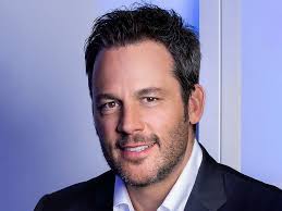 Ryan Estis, Globally Recognized Sales & Leadership Expert