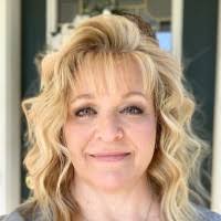 Danielle Leasure's Instagram, Twitter & Facebook