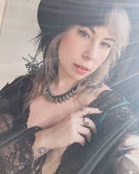 Ariel Elizabeth's Instagram, Twitter & Facebook