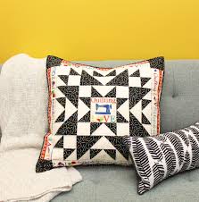 Christmas quilt patterns pdf and free pillow sham pattern easy farmhouse quilt pattern winter quilt pattern. Free Pillow Patterns Allpeoplequilt Com