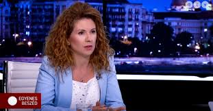 Leellenőrizte bikinihídját az mszp csinos elnökségi tagja! Tutto Kata A Varosi Polgaroke Vagy A Turistake Legyen A Belvaros Mszp Hu