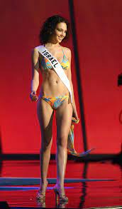 La trayectoria de gal gadot a sus 36 años la actriz saltó a la fama tras su participación en la saga de rápido y furioso y formó parte de las fuerzas de defensa de. Gal Gadot As Miss Israel In 2004 Galgadot