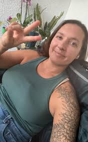 Hi nerds. I'm considering to build two sub's, to complement my Martin Logan  ascent. Any tips? My room is about 30 sq.