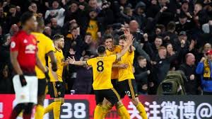 Manchester united scraped past wolverhampton . Premier League Man United Patzt In Wolverhampton Fulham Steigt Ab
