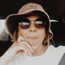 Anna Marie Devries (annamdevries02)