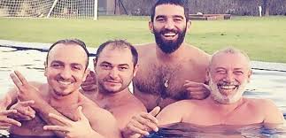 Instagram arda turan ve meryem uzerli'nin hesabını, mavi tık koyarak doğruladı. Arda Turan Instagram Tutkunu