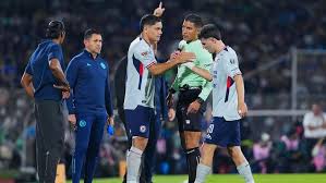 ¡Caos en La Máquina! Paradela sale lesionado antes del descanso en el Pumas - Cruz Azul