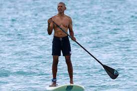 Is Obama In Hawaiir For Christmas 2022 Barack Obama Spotted Paddle Boarding In Hawaii