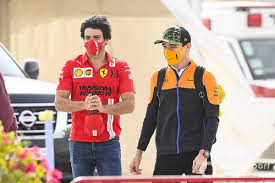 6 130 213 · обсуждают: Sainz Tips Norris And Mclaren To Shine In Baku