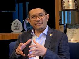 He is also the islamic centre lecturer in islamic studies at the. Bernama Dr Afifi Ulama Melayu Pertama Di Oxford Fatwa Jadi Rujukan Dunia