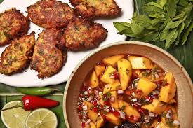 Spicy Corn Pakoras With Mango-Tamarind Chutney Recipe - NYT Cooking
