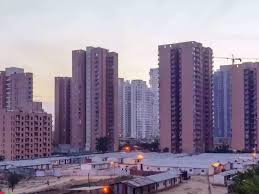 The ey item club isn't feeling so positive on uk house prices this year, with predictions of a fall of as much as five per cent between the beginning and the end of 2021. Developers Hope Interest Rates Stagnant Prices To Push For Housing Sales In 2021 The Economic Times