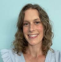 Janelle Brady's Instagram, Twitter & Facebook