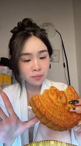 Bánh Trung Thu Ngon Tuyệt với Vị Cốm và Khoai Môn