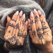 Wakeupandmakeup On Instagram Jagua Henna By Veronicalilu Henna Tattoo Designs Henna Finger Tattoo Tattoos