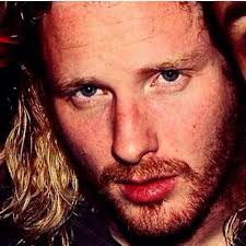 Pin By Devi Devlin On Corey Taylor Long Hair Slipknot Corey Taylor Corey Taylor Singer