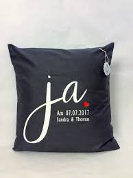 Da wir uns erst wenige wochen kannten und die einladung sehr spontan kam, war es recht schnell klar, dass man geld schenkte. Hochzeits Kissen Handmade Kultur