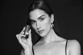 Wieder da! Die Silvercream in der Studio Edition steht dir jetzt wieder für  dein Studio oder daheim zur Verfügung.🥰 ▶️  https://rau-kosmetik.ch/Silvercream-200-ml-fuer-unreine-Haut-mit-Mikrosilber/RC1301  #RauCosmetics #Hautpflege #Skincare #unreinehaut