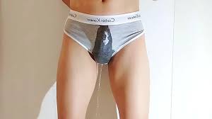 7連おもらし動画。男の娘おしっこ。女装おしっこ。