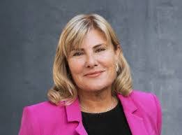 Erin Hamblen's Instagram, Twitter & Facebook