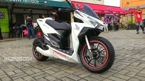 Pastinya akan membuat motor beat anda terlihat berbeda dan menjadi perhatian oleh banyak orang. Modifikasi Motor Beat Pake Visor Modifikasi Motor Terbaru 2021