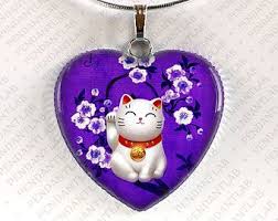 Pendentif Violet Maneki Neko Collier Maneki Neko Chat Porte Bonheur Bijoux Faisant Signe Chat Charme Talisman Japon Japonais Maneki Neko Lucky Cat Neko