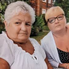 Can anybody please explain bus timetables to me, or point me to a *very*  simple app or website? I've tried Moovit and the TFl website but find them  very confusing 😄. I