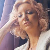 Louise Harding's Instagram, Twitter & Facebook