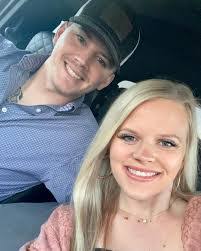 Shelby Bowen's Instagram, Twitter & Facebook