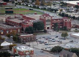 Trimble Tech High School Fort Worth Texas One Hundred Years Old Doesn T Look It To Me Fort Worth Texas Hundred Years Old Fort Worth