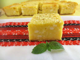 Spalam cinci oua, le spargem si le separam albusurile de galbenusuri. PlÄcintÄ Cu MÄlai Si BranzÄ O ReÅ£etÄ Veche Å£ÄrÄneascÄ SimplÄ Si SÄnÄtoasÄ Epoch Times Romania