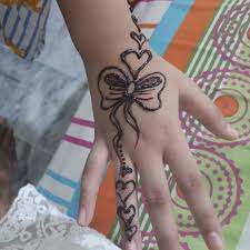 The wedding season is here and everyone from children to adults love applying mehendi. 111 Inspiring Mehndi Designs For Kids To Try In 2019 Bling Sparkle