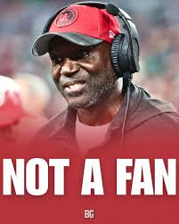 Ronde Barber doesn't like Todd Bowles' defense 😬 "Do I like it? No! I  think it's complicated and guys can't play fast with it, but it works, and  it works especially if