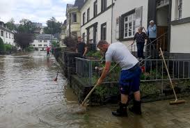 Sep 21, 2020 · la chine est particulièrement bien dotée en ponts de verre, tous plus vertigineux les uns que les autres et destinés à attirer les touristes. C Est La Folie Un Village Allemand Sonne Par La Violence Des Inondations Sciences Et Avenir