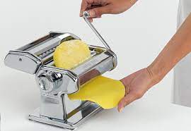Marcato atlas wellness 150 pasta maker spaghetti fettuccini ravioli attachments. Pasta Making Machine Atlas 150 Marcato Made In Italy