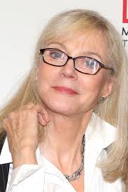 Photos: Sarah Jessica Parker, Blythe Danner & THE COMMONS OF PENSACOLA Cast  Meet the Press