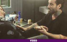 Live εκπομπές πρόγραμμα on demand επικοινωνία δελτία τύπου πάρε μέρος ταινίες διαφήμιση πολιτική cookies προσωπικά δεδομένα οροι χρήσης υβριδική. O Giwrgos Mayridhs Ekane Tatoyaz Sth Mama Toy