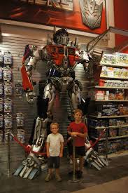 Toys r us est certainement un des plus grands magasins de jeux pour enfants disponibles ou que vous soyez. Le Magasin De Jouets Toys R Us Notre Sejour A La Martinique