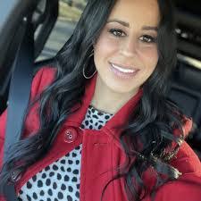 Danielle Sacks's Instagram, Twitter & Facebook