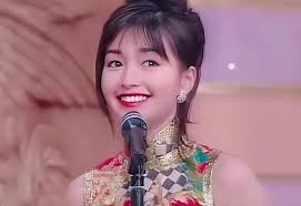 55岁李绮红复出拍电影，身材发福素颜出镜，却直言走出了容貌困局-腾讯新闻