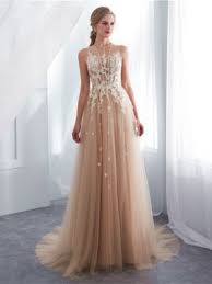 Ein klassisch weißes hochzeitskleid ist nicht dein ding und du möchtest für die standesamtliche trauung sind farbige brautkleider sehr im trend. Farbige Brautkleider Chicgirl De