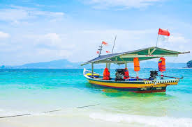 Destinasi ini berjarak 40 menit dari pusat kota bandar lampung, pantai mutun dapat dicapai menggunakan mobil atau pun motor. Pantai Mutun Lampung Menjadi Tujuan Wisata Favorit Di Lampung Tempat Wisata Lampung